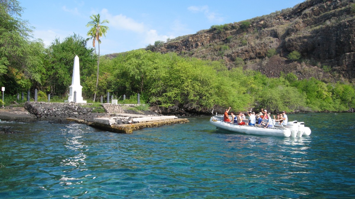 One of the Sea Quest boats heading towards the Captain Cook Monument