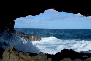Visit Sea Caves on Our Captain Cook Snorkeling Tour